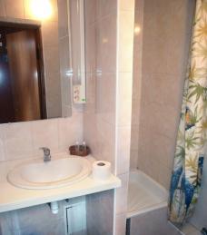   Парк-отель Марат ванная в номере стандарт в корпусе №6