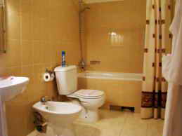 Времена года, Ялта, Крым. Полулюкс Б