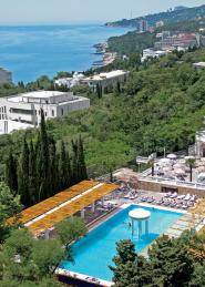   парк-отель Марат вид из окон виллы парк Чаир