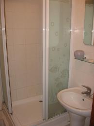  санузел в номере стандарт с КД в к. № 9 отеля Марат