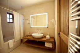 Резиденция Крымский Бриз номер Делюкс ванная