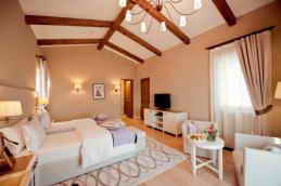 Резиденция Крымский Бриз номер Семейный делюкс спальня