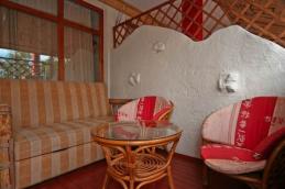 Гостиничный комплекс Веселый Хотэй эконом веранда