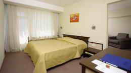 Ялта-Интурист отель номер полулюкс А фото